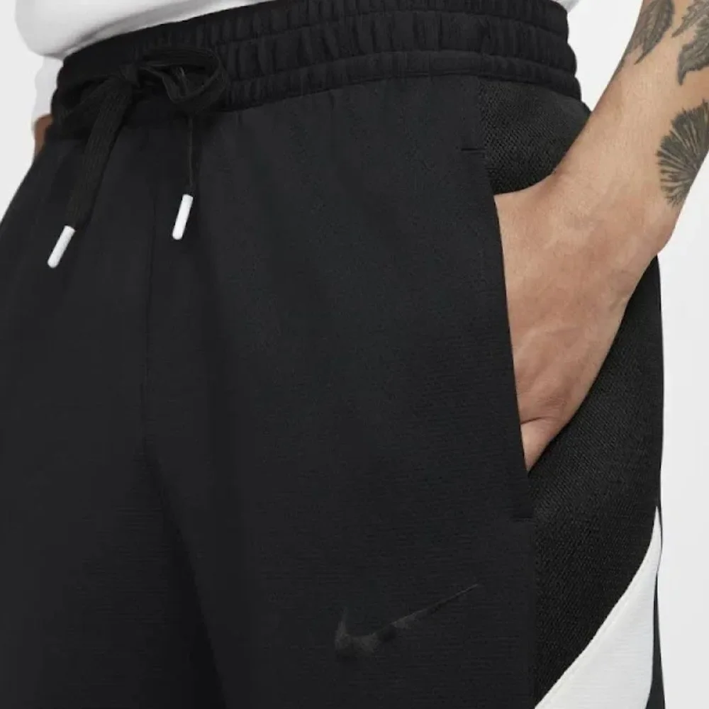 Nike Therma Flex Showtime Basketball Shorts  // AJ6320-010 // Small // NEW - Picture 4 of 16